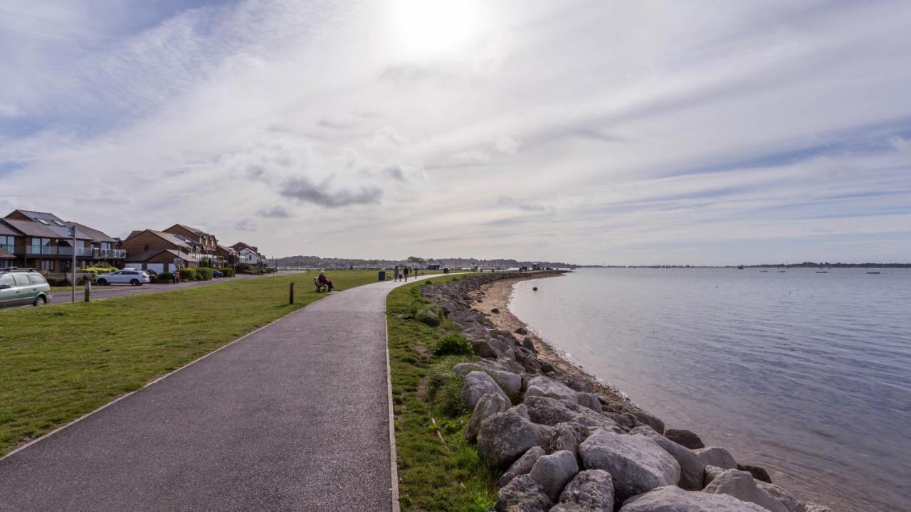 Fantasea Villa Poole Buitenkant foto