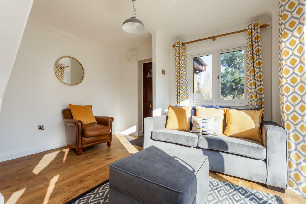 Fantasea Villa Poole Buitenkant foto